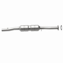 Load image into Gallery viewer, MagnaFlow Direct Fit Catalytic Converter Ford Excursion 00-02 5.4L