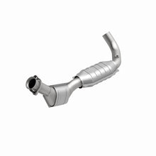 Load image into Gallery viewer, MagnaFlow Direct Fit Catalytic Converter 97-98 Ford F-150 Pickup 4.2L D/S 4WD (49 State)