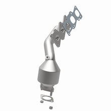 Load image into Gallery viewer, MagnaFlow Direct Fit Catalytic Converter 2007-2009 Sorento 3.3 3.8 L Manifold