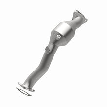 Load image into Gallery viewer, MagnaFlow Direct Fit Catalytic Converter 11-15 Audi Q7 V6 3.0L - 2.5in Pipe Dia 24.375in L