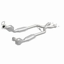 Load image into Gallery viewer, MagnaFlow Direct Fit Catalytic Converter 96-98 4.6L *California*