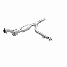 Load image into Gallery viewer, MagnaFlow Direct Fit Catalytic Converter 99 Ford F-150 4.6L