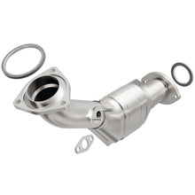 Load image into Gallery viewer, MagnaFlow Direct Fit Catalytic Converter Front 00-04 Toyota Tacoma 3.4L 4WD / 00-04 Tundra 3.4L