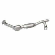 Load image into Gallery viewer, MagnaFlow Direct Fit Catalytic Converter 99-00 Ford Trucks 5.4L