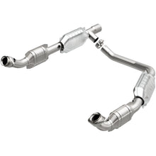 Load image into Gallery viewer, MagnaFlow Direct Fit Catalytic Converter 06 Ford E350 Van 5.4L