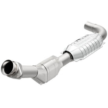 Load image into Gallery viewer, MagnaFlow Direct Fit Catalytic Converter 99-00 Ford F-150 4.2L 2WD D/S