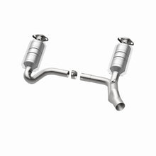 Load image into Gallery viewer, MagnaFlow Direct Fit Catalytic Converter Raider 2006 8 4.7L