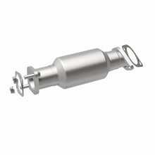 Load image into Gallery viewer, MagnaFlow Direct Fit Catalytic Converter 2011 Kia Sorento 3.5 Underbody