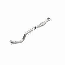 Load image into Gallery viewer, MagnaFlow Direct Fit Catalytic Converter 03-07 GM 2500/3500 P/S OEM