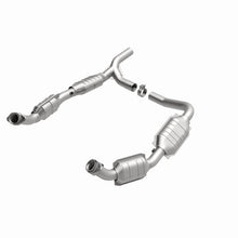 Load image into Gallery viewer, MagnaFlow Direct Fit Catalytic Converter 07-08 Ford E-150 4.6L