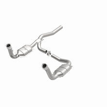 Load image into Gallery viewer, MagnaFlow Direct Fit Catalytic Converter 2009-2012 Dodge Nitro 3.7L Underbody