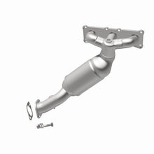 Load image into Gallery viewer, MagnaFlow California DF Catalytic Conv 07-13 BMW 328i L6 3.0LGAS 3.75in Inlet 4in Outlet 2in Dia