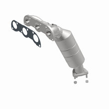 Load image into Gallery viewer, MagnaFlow Direct Fit Catalytic Converter 04-05 Suz Verona2.5 Manifold Rear