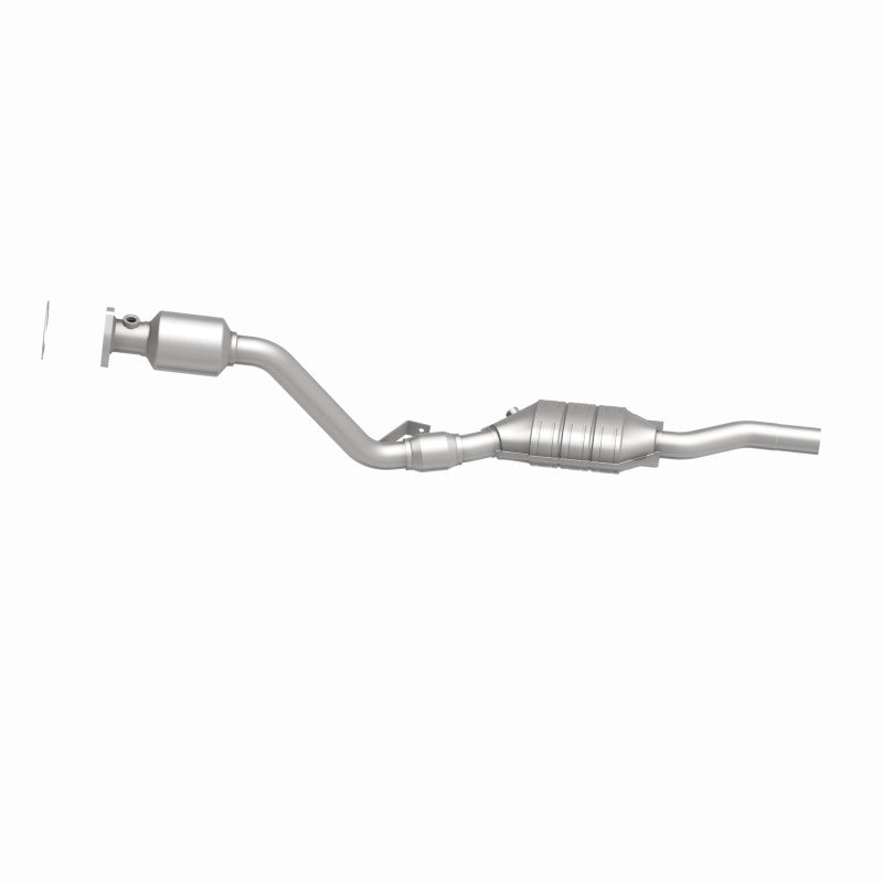 MagnaFlow Direct Fit Catalytic Converter 03 Volkswagen Passat 2.8L
