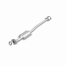 Load image into Gallery viewer, MagnaFlow Direct Fit Catalytic Converter Chevrolet-Geo 2001