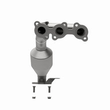 Load image into Gallery viewer, MagnaFlow Direct Fit Catalytic Converter 08-09 Toyota Highlander 3.3L