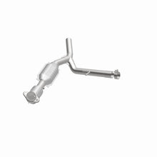 Load image into Gallery viewer, MagnaFlow Direct Fit Catalytic Converter 04-05 Ford F-150 5.4L P/S 2WD (Excl 04 Heritage Edition)