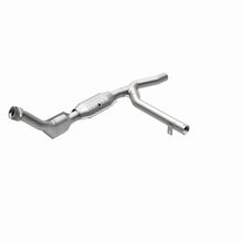 Load image into Gallery viewer, MagnaFlow Direct Fit Catalytic Converter 01 Ford Trucks 4.6L