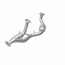 Load image into Gallery viewer, MagnaFlow Direct Fit Catalytic Converter 96-99 Taurus 3.4L Front C