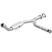Load image into Gallery viewer, MagnaFlow Direct Fit Catalytic Converter 03-05 Ford Expedition/05-06 Lincoln Navigator 5.4L P/S