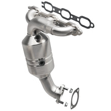 Load image into Gallery viewer, MagnaFlow DF Catalytic Converter Federal Frt SS 2007 Chrysler Pacifica Base/Limited/Touring 4.0L/241