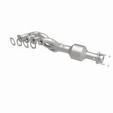 Load image into Gallery viewer, MagnaFlow Direct Fit Catalytic Converter BMW 5-6 04-05 P/S OEM