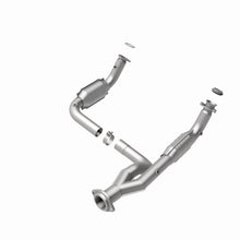 Load image into Gallery viewer, MagnaFlow Direct Fit Catalytic Converter 07-09 Hummer Truck H2 Y-Pipe Assy