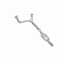 Load image into Gallery viewer, MagnaFlow Direct Fit Catalytic Converter 96 Ford E-Series Van 5.8L