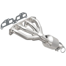 Load image into Gallery viewer, MagnaFlow Direct Fit Catalytic Converter 05-13 Nissan Frontier 2.5L
