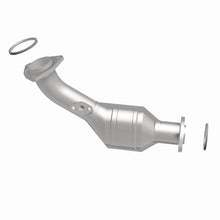 Load image into Gallery viewer, MagnaFlow Direct Fit Catalytic Converter Front 00-04 Toyota Tacoma 3.4L 4WD / 00-04 Tundra 3.4L