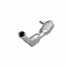 Load image into Gallery viewer, MagnaFlow Direct Fit Catalytic Converter 01 Ford Trucks 4.6L