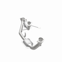 Load image into Gallery viewer, MagnaFlow Direct Fit Catalytic Converter 96-99 Taurus Code U AXOD 49