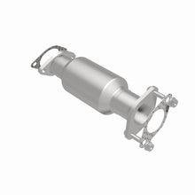 Load image into Gallery viewer, MagnaFlow Direct Fit Catalytic Converter 2011 Kia Sorento 3.5 Underbody