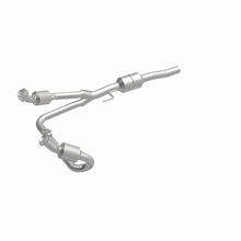 Load image into Gallery viewer, MagnaFlow Direct Fit Catalytic Converter 02-03 Dodge Durango