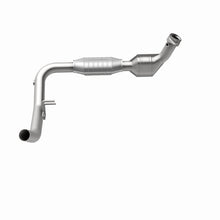 Load image into Gallery viewer, MagnaFlow Direct Fit Catalytic Converter 99-00 Ford Trucks 5.4L