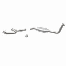 Load image into Gallery viewer, MagnaFlow Direct Fit Catalytic Converter 98-02 3.5L Isuzu Trooper DS