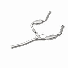 Load image into Gallery viewer, MagnaFlow Direct Fit Catalytic Converter 2009-2012 Dodge Nitro 3.7L Underbody