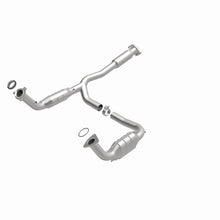 Load image into Gallery viewer, MagnaFlow Direct Fit Catalytic Converter 05-06 GMC Envoy XL Denali