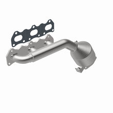 Load image into Gallery viewer, MagnaFlow Direct Fit Catalytic Converter 00 Suzuki Grand Vitara 2.5L