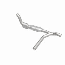Load image into Gallery viewer, MagnaFlow Direct Fit Catalytic Converter 99-00 Ford Exped 4.6L