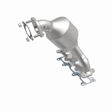 Load image into Gallery viewer, MagnaFlow Direct Fit Catalytic Converter 05-06 Hyundai Santa Fe 2.7L