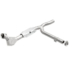 Load image into Gallery viewer, MagnaFlow Direct Fit Catalytic Converter 99-00 Ford F-150 4.6L