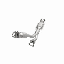 Load image into Gallery viewer, MagnaFlow Direct Fit Catalytic Converter 00-03 Saturn LS Series/LW Series 3.0L Rear (49 State)
