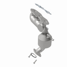 Load image into Gallery viewer, MagnaFlow Direct Fit Catalytic Converter 11-15 Sienna 3.5 Manifold