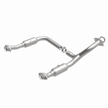 Load image into Gallery viewer, MagnaFlow DF Cat Conv 06-09 Ford Explorer/06-10 Mercury Mountaineer 4.6L Y-Pipe Assembly (49 State)