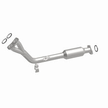 Load image into Gallery viewer, MagnaFlow Direct Fit Catalytic Converter California Grade 96-98 Toyota 4Runner 2.7L
