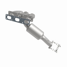 Load image into Gallery viewer, MagnaFlow Direct Fit Catalytic Converter BMW 3 01-06 Rear OEM