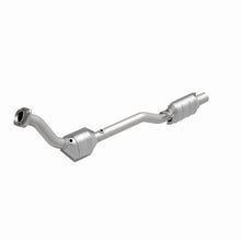 Load image into Gallery viewer, MagnaFlow Direct Fit Catalytic Converter 99-01 Ford Explorer 5.0L