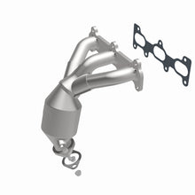 Load image into Gallery viewer, MagnaFlow Direct Fit Catalytic Converter 02-06 Hyundai Sonata 2.7L