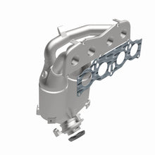 Load image into Gallery viewer, MagnaFlow Direct Fit Catalytic Converter 01-06 Toyota Highlander 2.4L